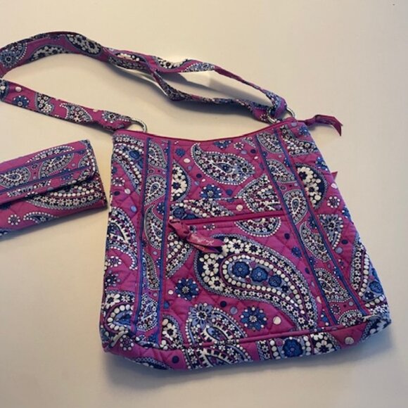 VERA BRADLEY PAISLEY BOYSENBERRY HIPSTER CROSSBODY PURSE & WALLET 2 Piece Set - Picture 1 of 7